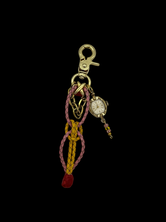 Dainty Daisy Key Chain